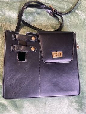 Black Women’s Crossbody Bag with Turn-Lock Flap and tumbler holder